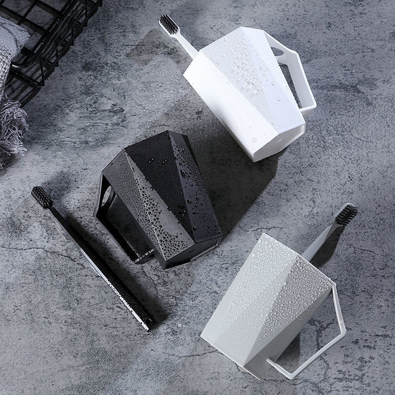 Home use diamond-shaped mouthwash cup, creative Nordic style, light luxury couple diamond toothbrush cup with handle.