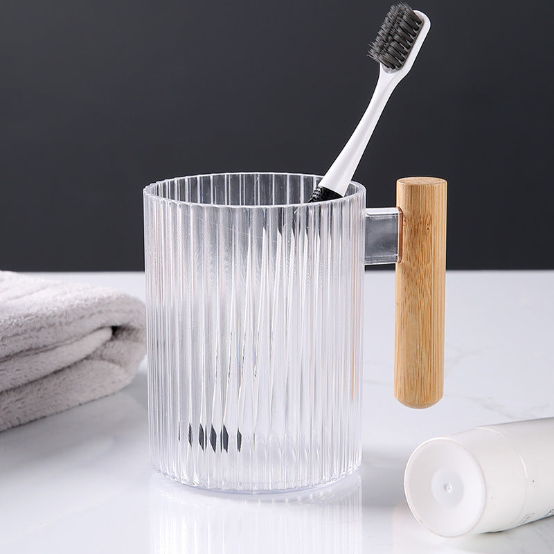Luxury transparent mouthwash cup, stylish design, large capacity, suitable for home use, couples, toothpaste and toothbrush storage, plastic toothbrush cup.
